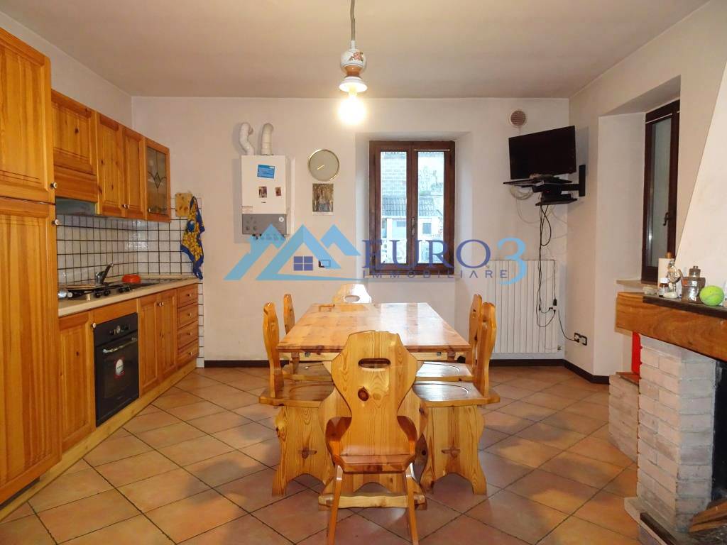 Appartamento a Roccafluvione in Via della Resistenza - Foto 3