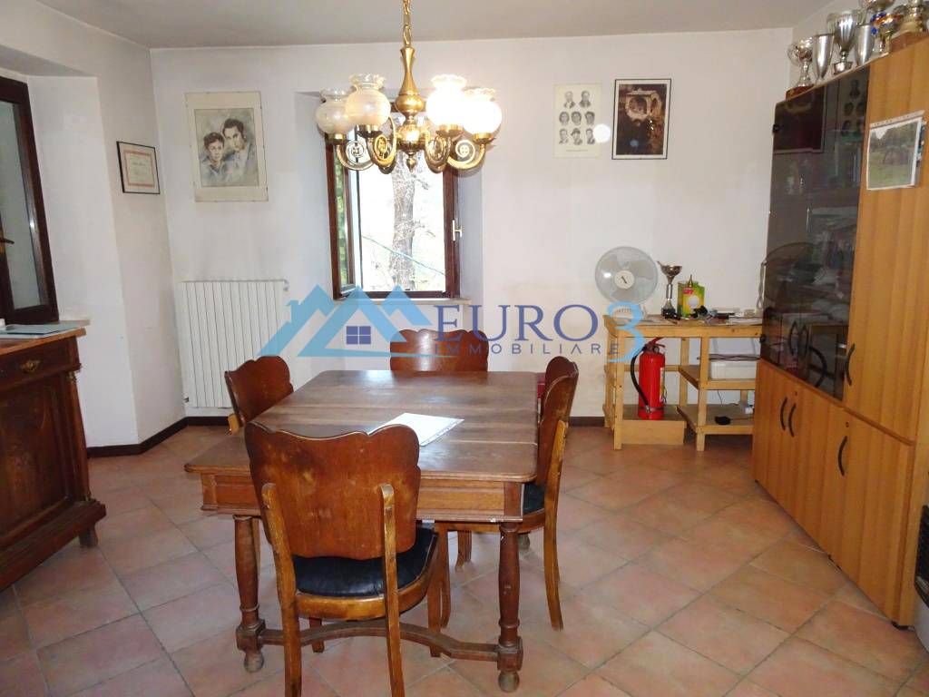Appartamento a Roccafluvione in Via della Resistenza - Foto 5