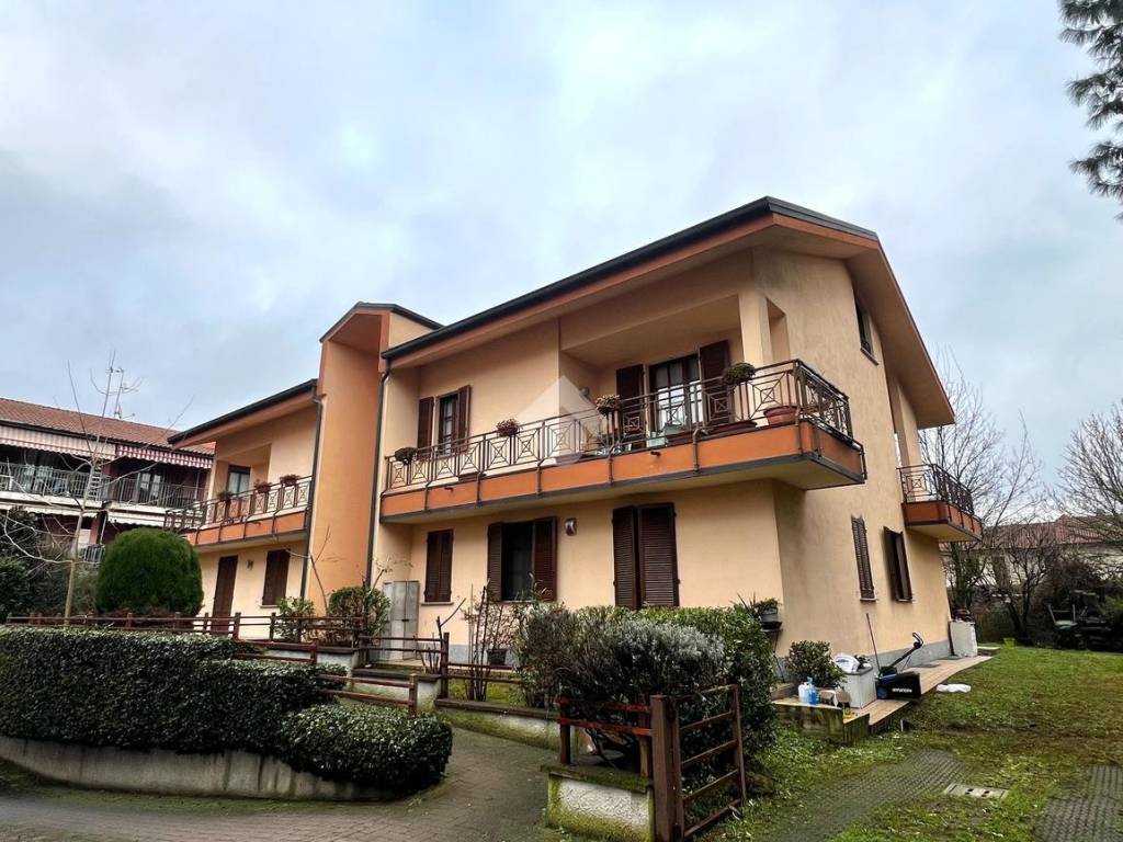 Appartamento a Pavia in Via Lardirago, 7 - Foto 1