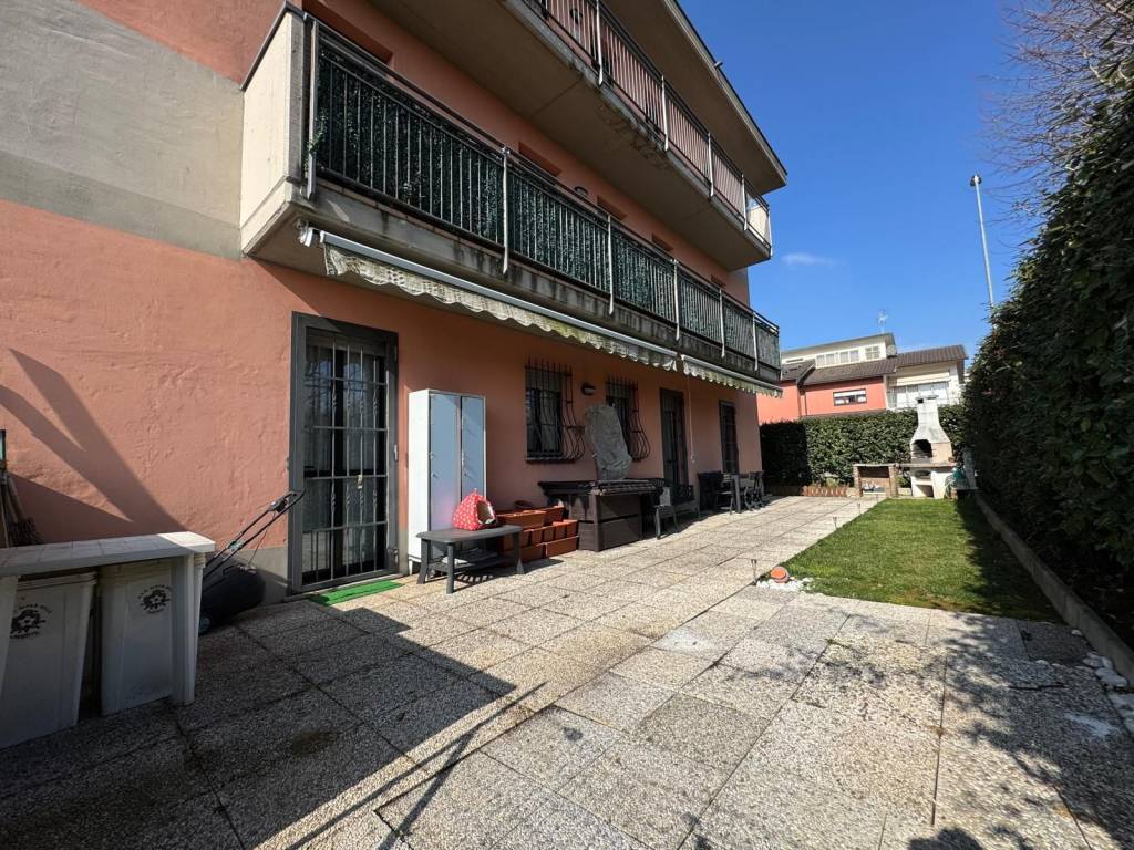 Appartamento a Tradate in Via Francesco Baracca, 37 - Foto 4