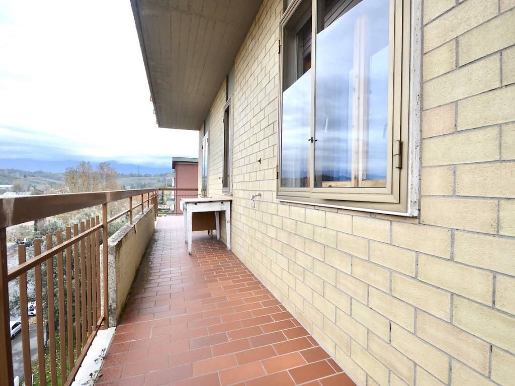 Appartamento a Montevarchi in Viale Giacomo Matteotti - Foto 2