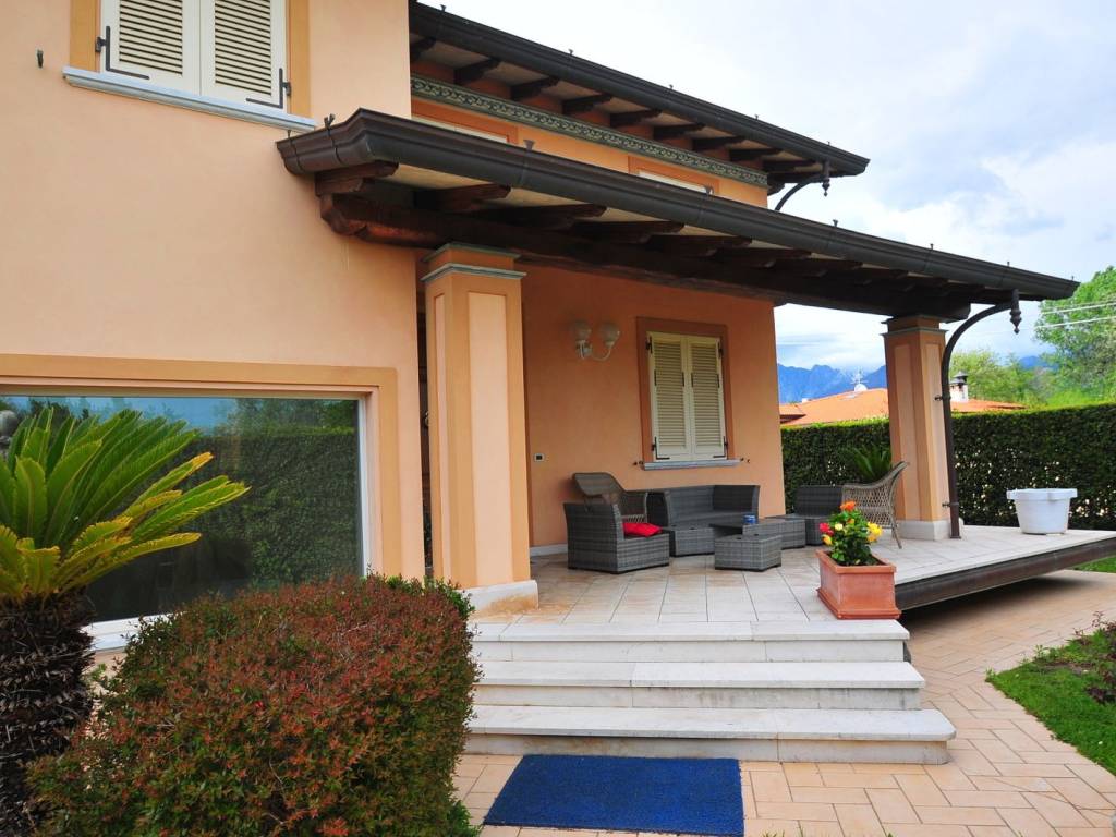 Villa a Pietrasanta in Via Giuseppe Parini, 62 - Foto 3