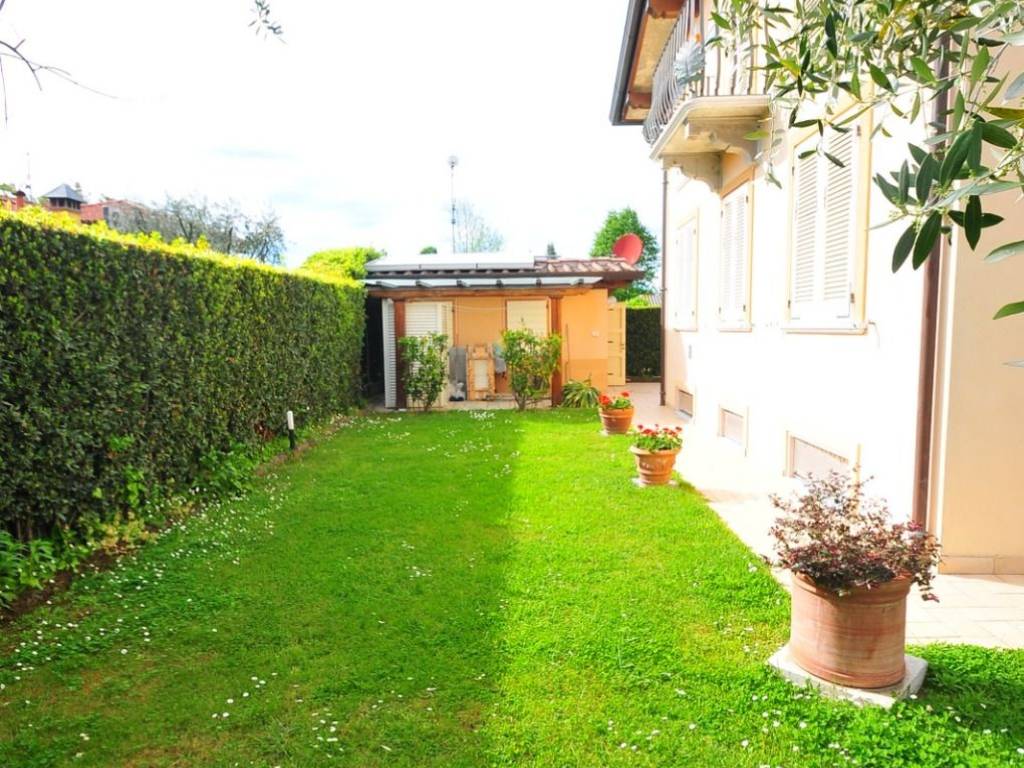 Villa a Pietrasanta in Via Giuseppe Parini, 62 - Foto 4