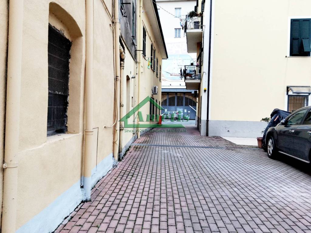 Box / garage a Imperia in Via Tommaso Schiva,, 69 - Foto 3