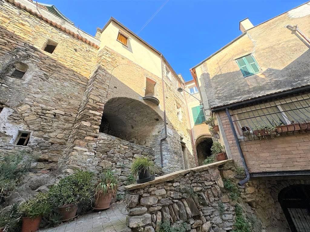 Appartamento a Dolcedo in Via Benedetto Cairoli, 2 - Foto 2