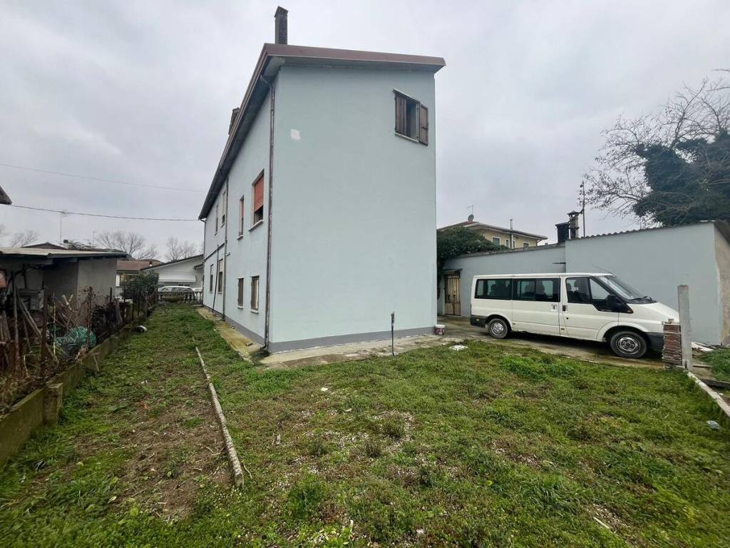 Casa indipendente a Porto viro in Via Giuseppe Mazzini - Foto 2