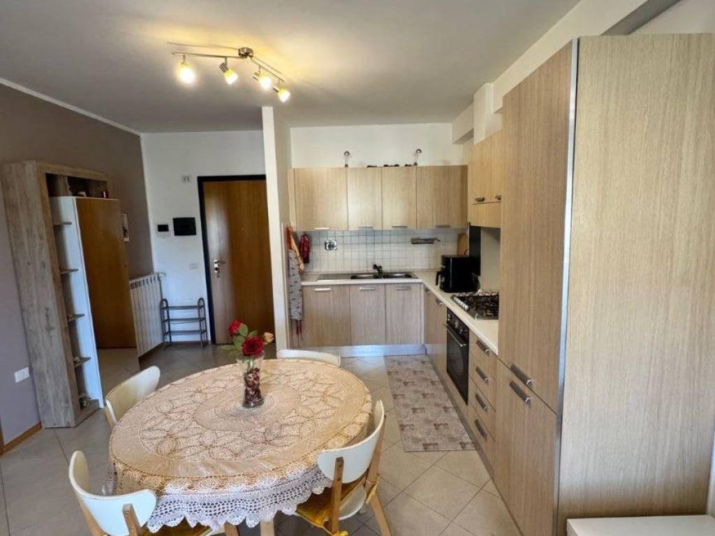 Appartamento a Bastia umbra in Via Foligno - Foto 3