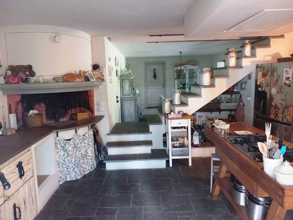 Casa indipendente a Vaiano in Via della Collina a Cerreto - Foto 4