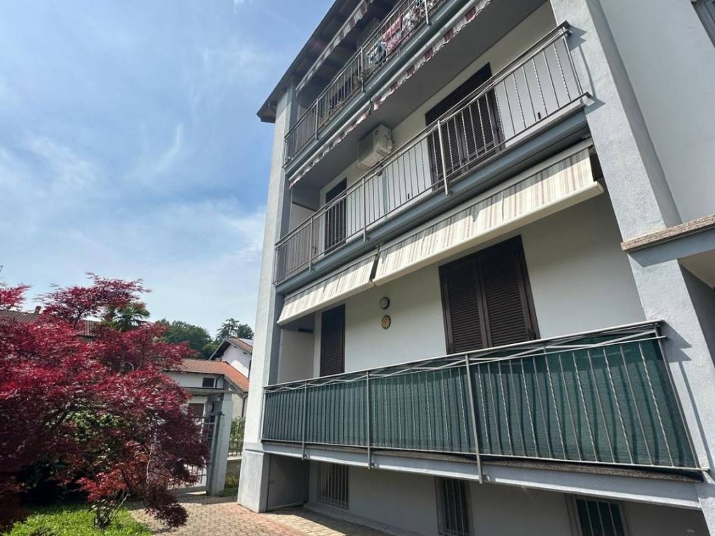 Appartamento a Oleggio in Via Luigi Sante Colonna, 43 - Foto 2
