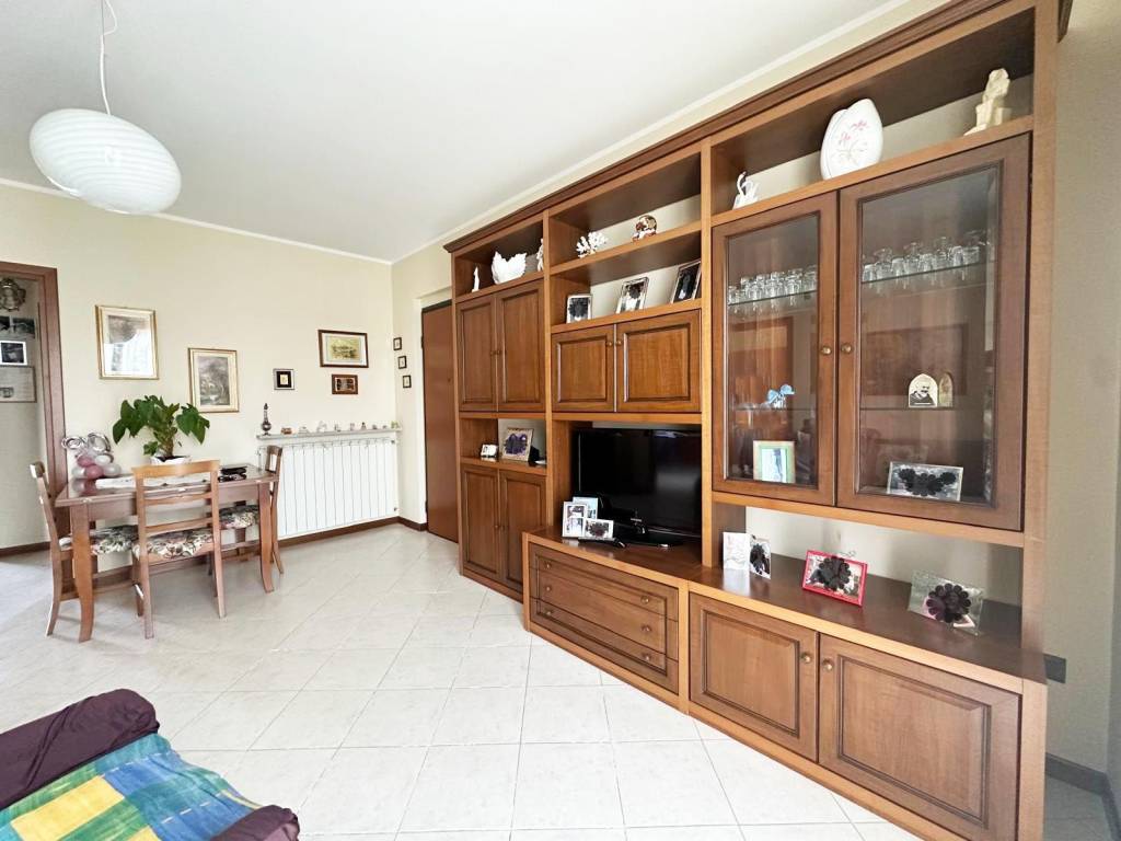 Appartamento a Oleggio in Via Luigi Sante Colonna, 43 - Foto 3