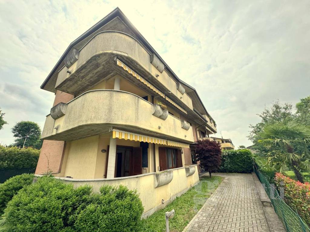 Appartamento a Fagnano olona in Via De Amicis , 33 - Foto 2