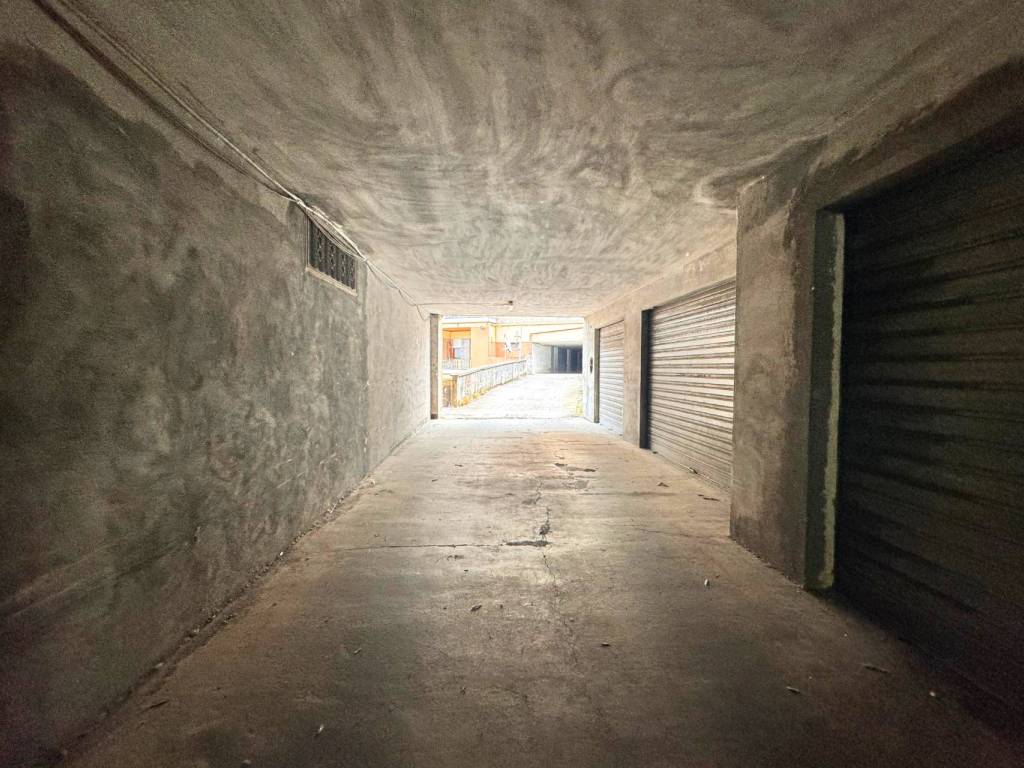 Box / garage a Frosinone in Via Alessandro Ciamarra - Foto 2
