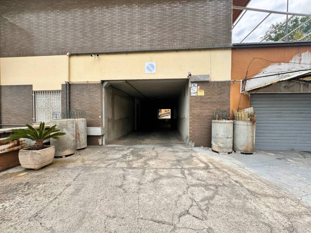 Box / garage a Frosinone in Via Alessandro Ciamarra - Foto 4