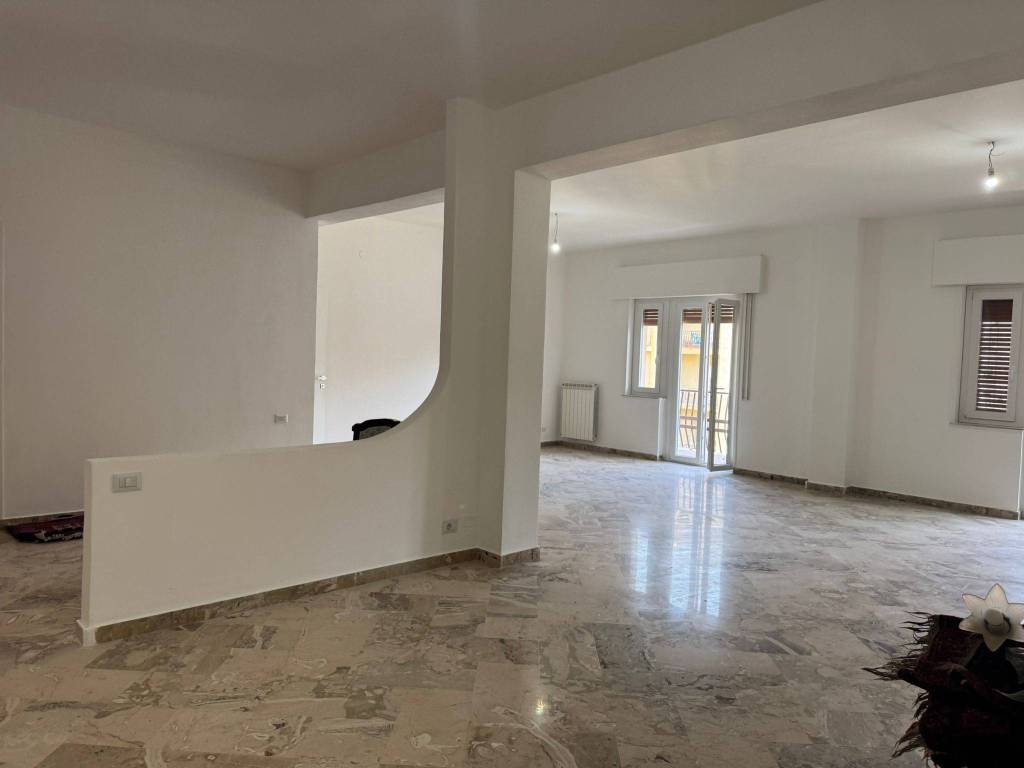 Appartamento a Caltanissetta in Viale della Regione, 30 - Foto 3