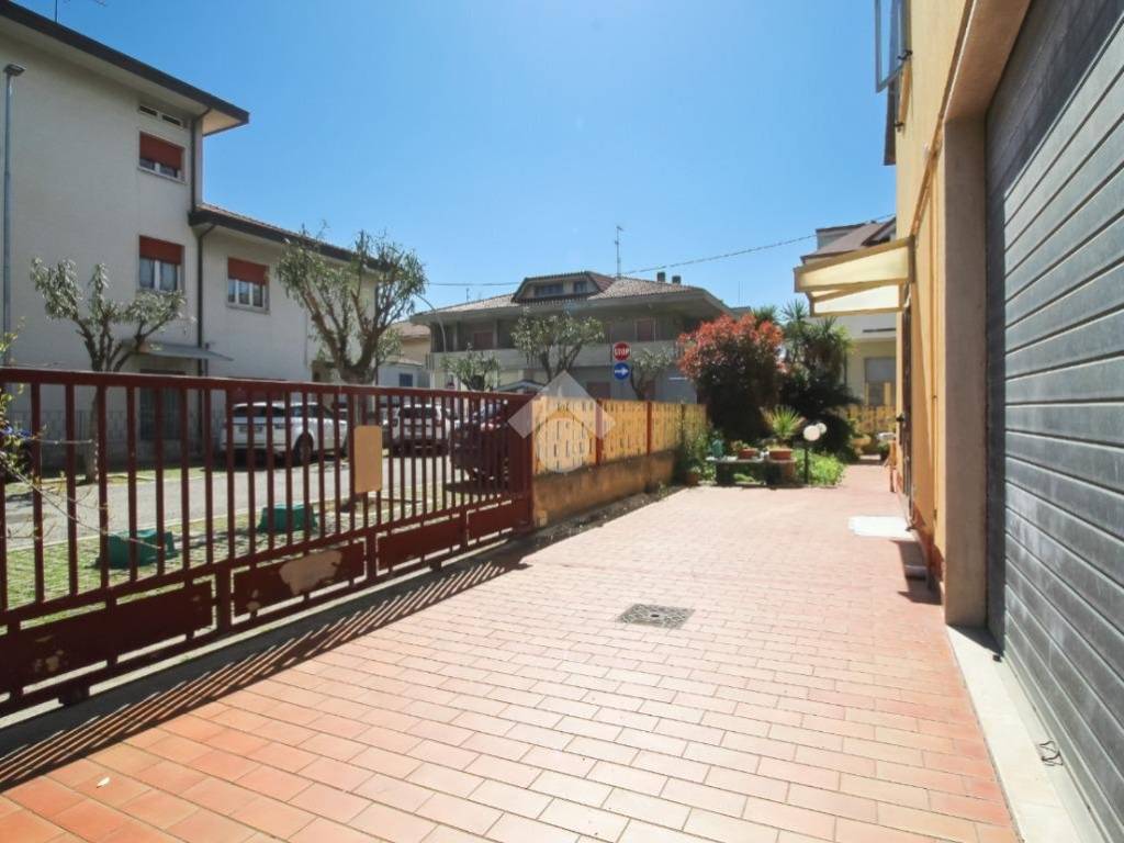 Appartamento a Martinsicuro in Via Francesco Paolo Michetti, 23 - Foto 5