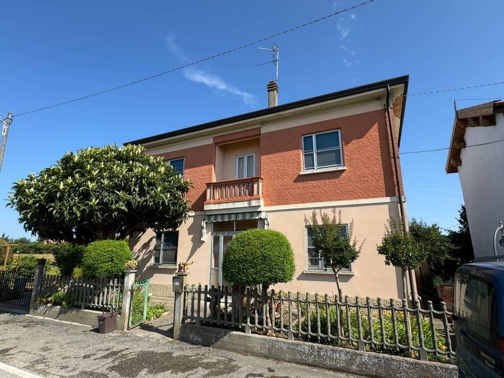Villa a Alfonsine in Via Fiume Vecchio, 56 - Foto 2