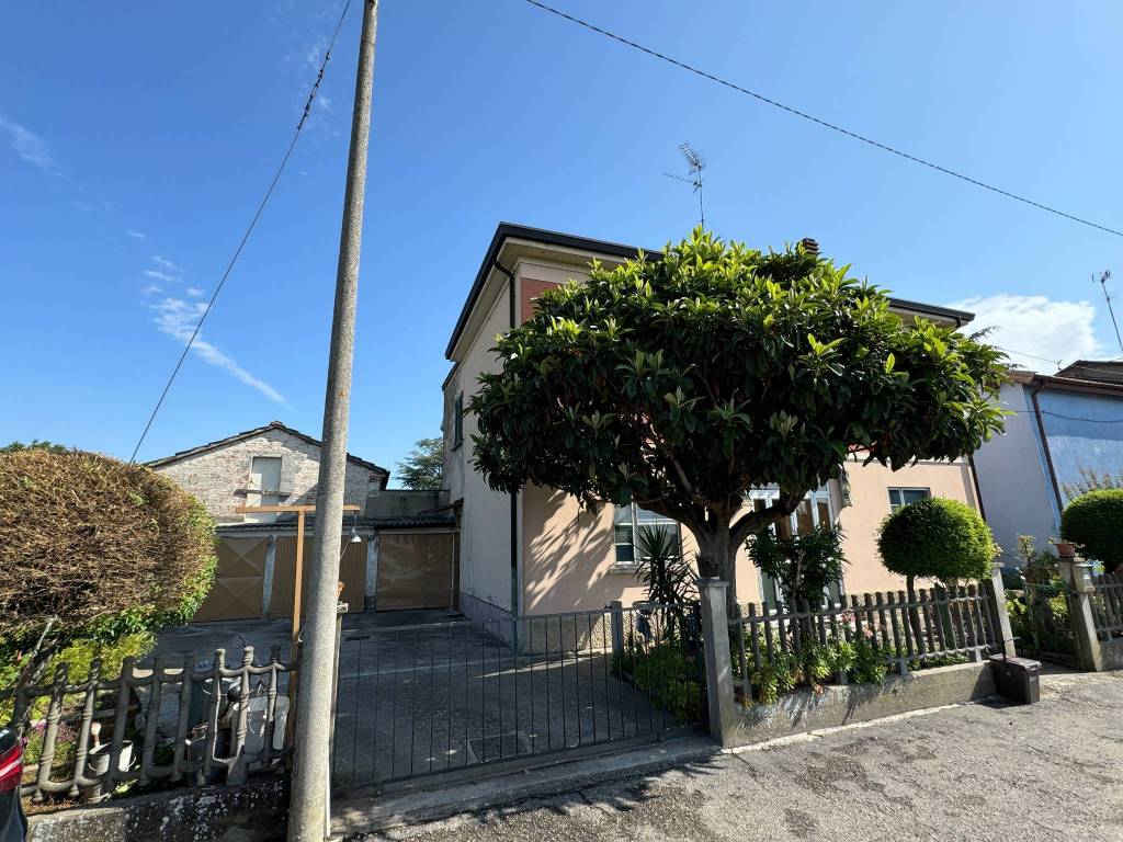 Villa a Alfonsine in Via Fiume Vecchio, 56 - Foto 4