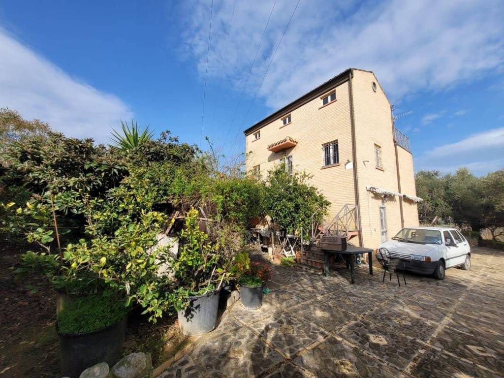 Casa indipendente a Città sant'angelo in Via Moscarola - Foto 2