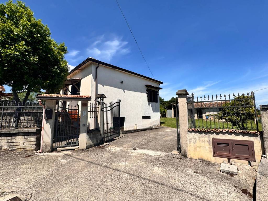 Casa indipendente a Ceccano in Via Pezze d'Ischia - Foto 2