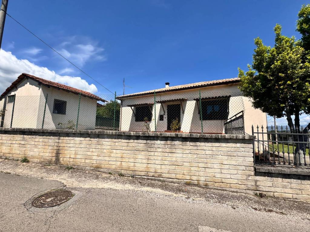 Casa indipendente a Ceccano in Via Pezze d'Ischia - Foto 3