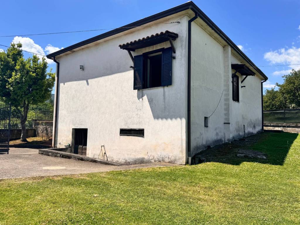 Casa indipendente a Ceccano in Via Pezze d'Ischia - Foto 5