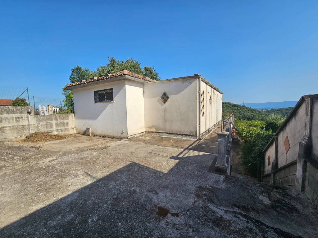 Casa indipendente a Alatri in Via Casette Tecchiena - Foto 2