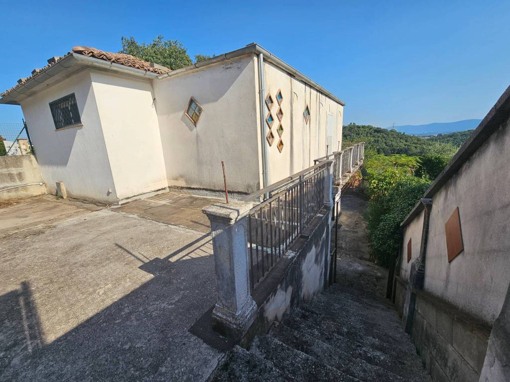 Casa indipendente a Alatri in Via Casette Tecchiena - Foto 3