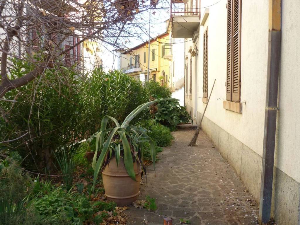 Villa a Cinigiano in Via Circonvallazione S.N.C. - Foto 3