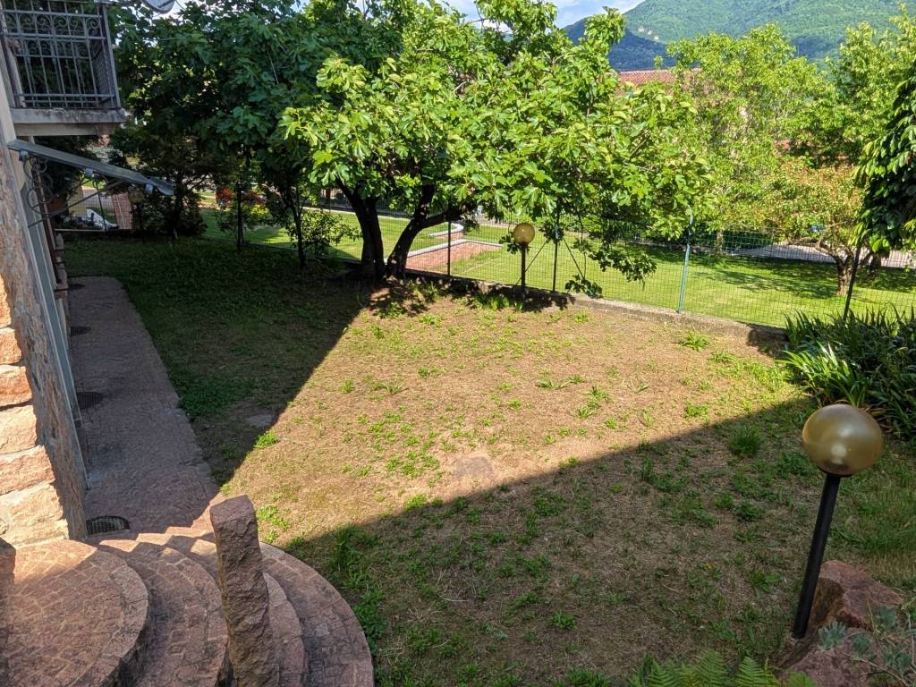 Villa a Cuasso al monte in Via Repubblica, 42 - Foto 4