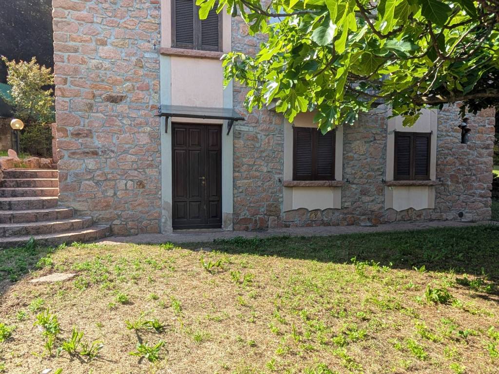 Villa a Cuasso al monte in Via Repubblica, 42 - Foto 5