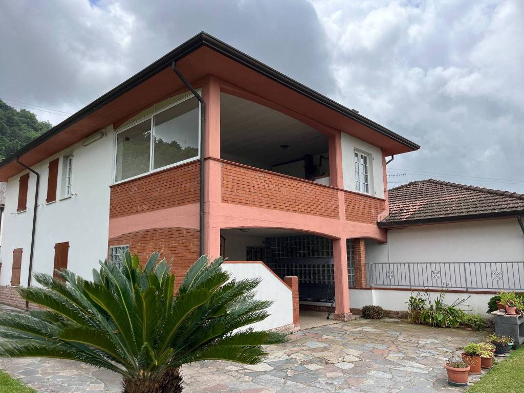 Villa a Castelnuovo magra in Via Caprignano, 11 - Foto 3