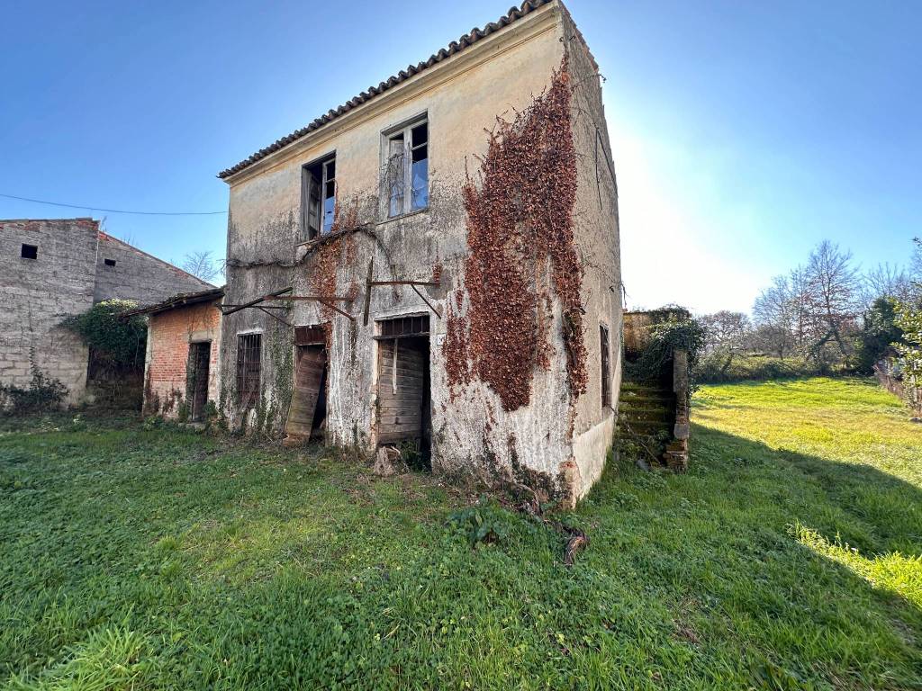 Rustico / casale a Frosinone in Via Casilina Nord - Foto 3