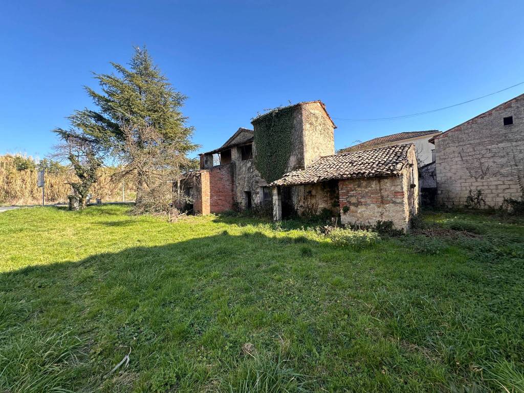 Rustico / casale a Frosinone in Via Casilina Nord - Foto 4