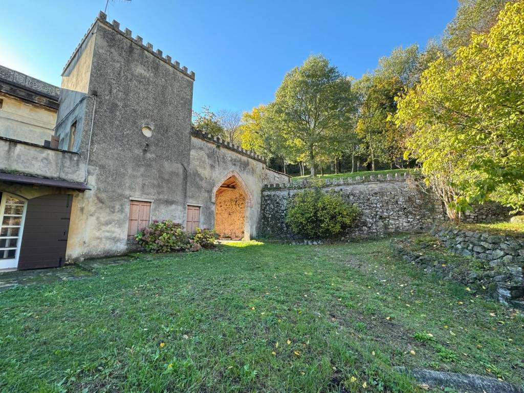 Palazzo / stabile a Montegrotto terme in Via Castello - Foto 3