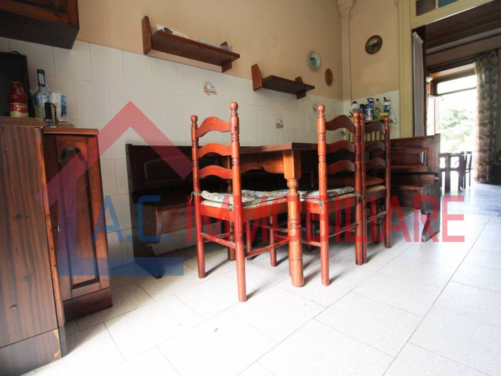 Appartamento a Golasecca in Via Vittorio Veneto, 23 - Foto 2