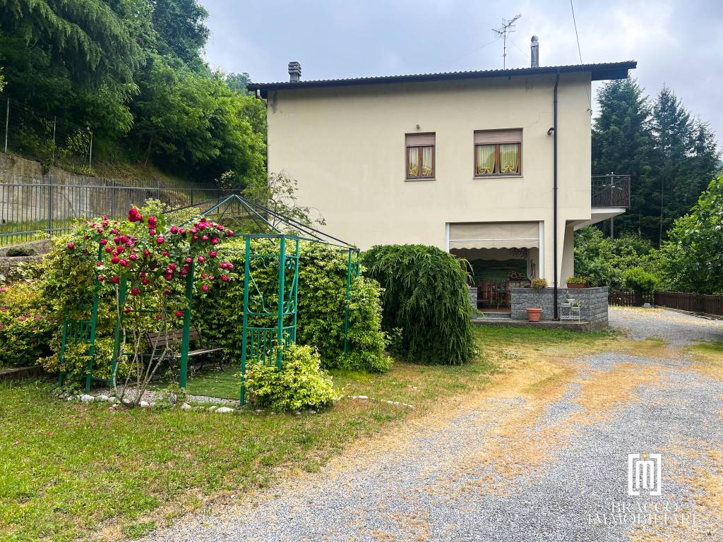 Villa a Millesimo in Via Giuseppe Verdi, 19 - Foto 2