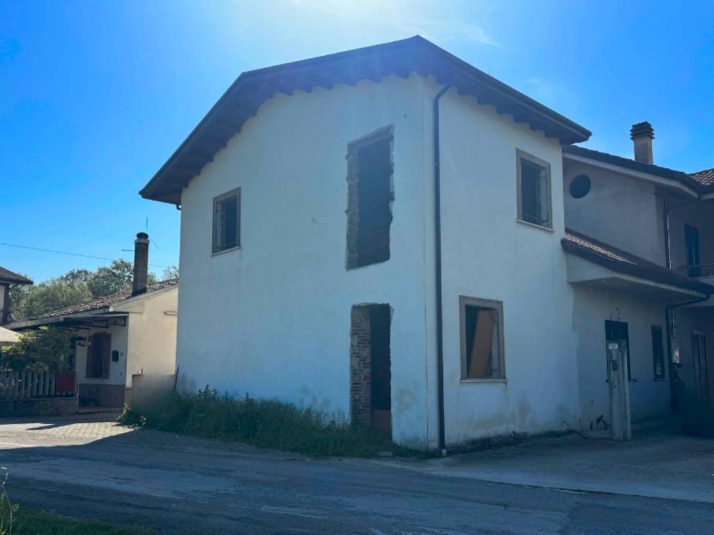Casa indipendente a Frosinone in Via Casaleno - Foto 2