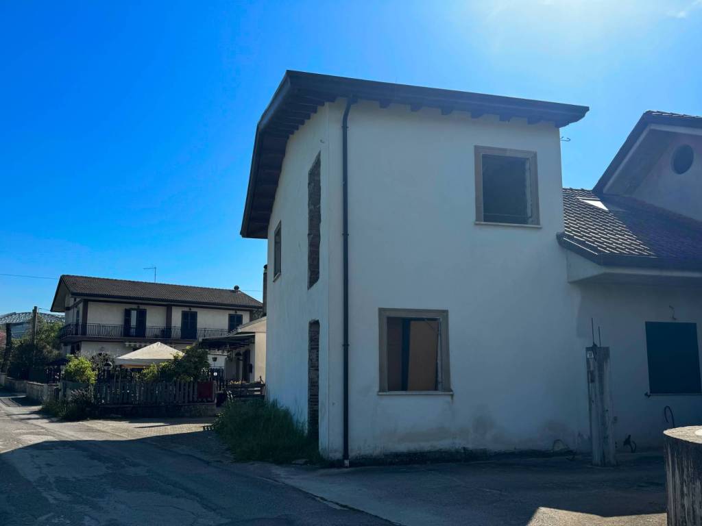 Casa indipendente a Frosinone in Via Casaleno - Foto 3