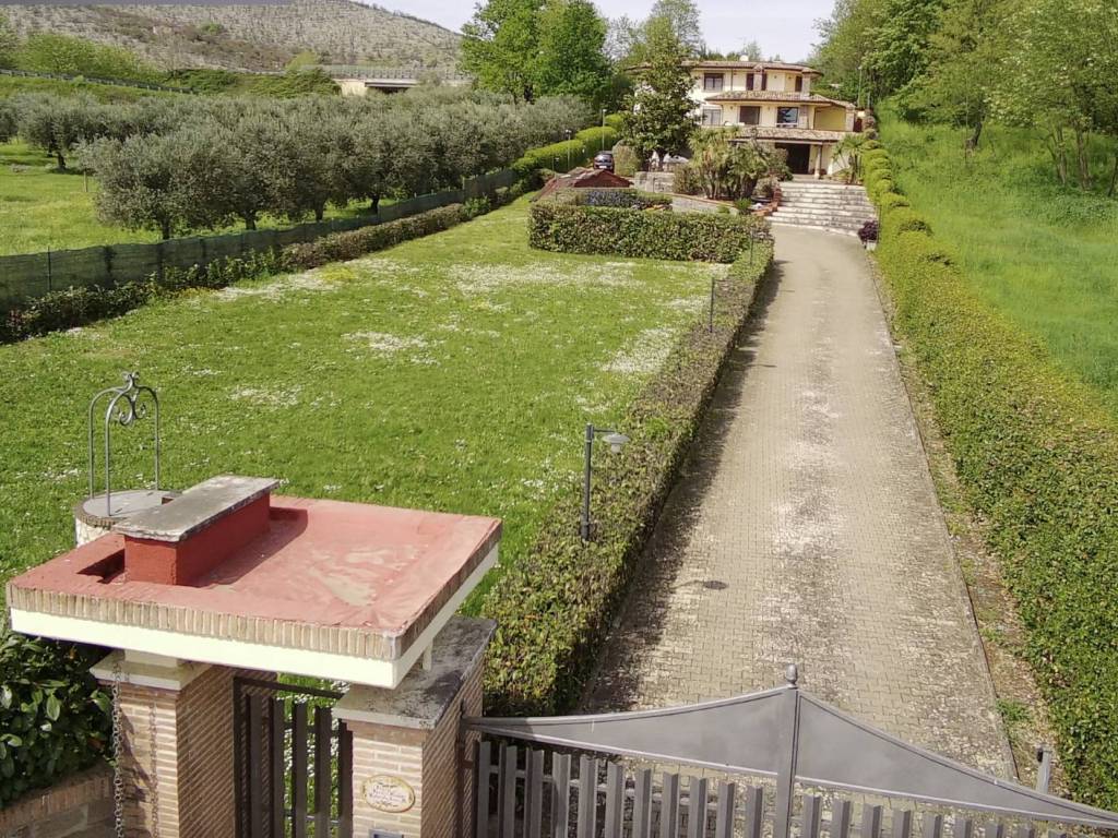 Villa a Alatri in Via Colle San Pietro - Foto 2