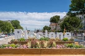 Palazzo / stabile a Riccione in Viale Riccardo Zandonai, 1 - Foto 2