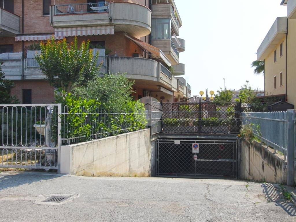 Box / garage a San benedetto del tronto in Via Mincio, 18 - Foto 2