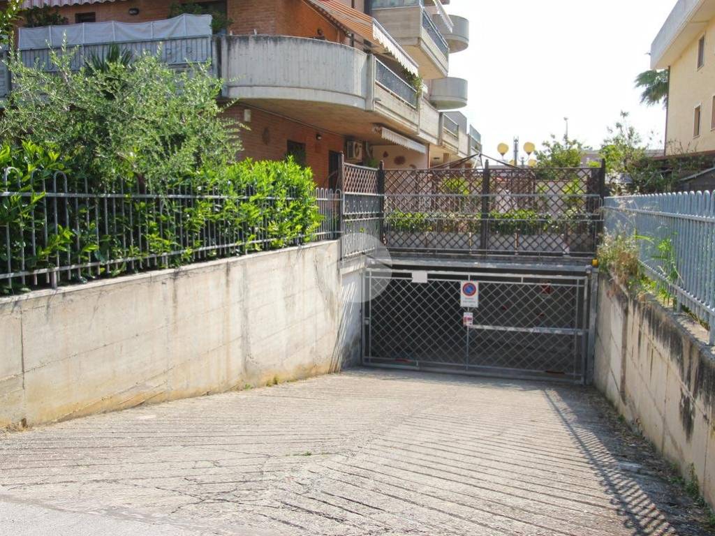 Box / garage a San benedetto del tronto in Via Mincio, 18 - Foto 3