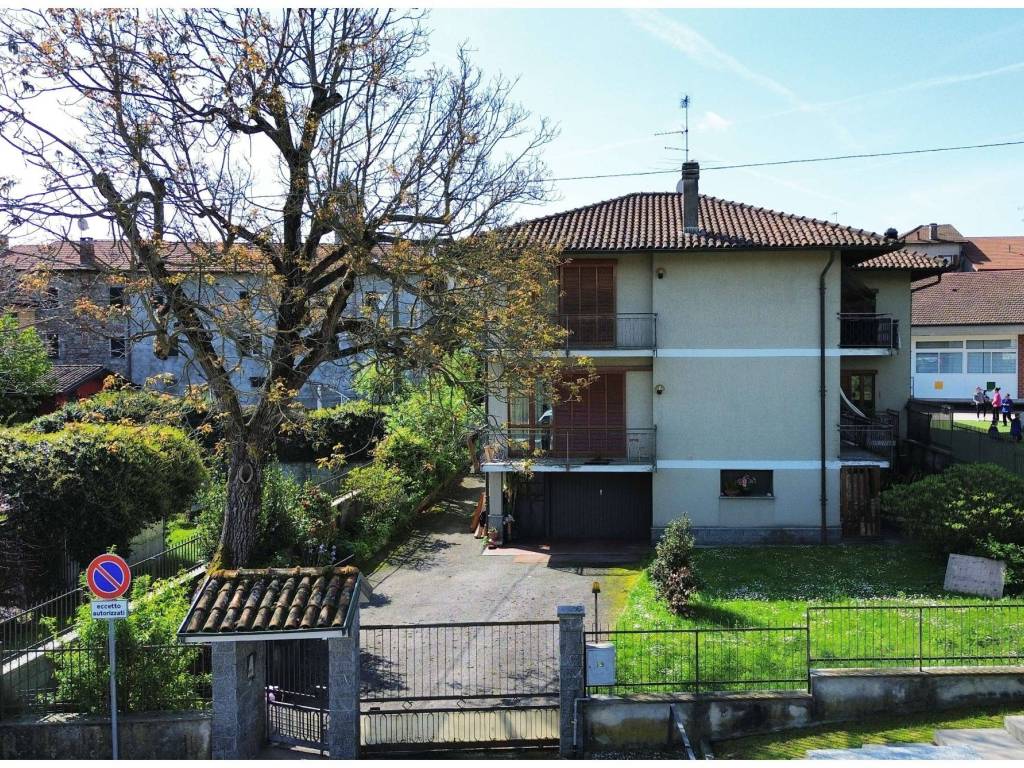Villa a Invorio in Via Giacomo Matteotti, 32 - Foto 2