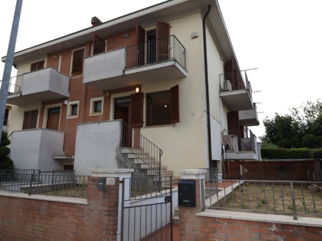 Casa indipendente a Montevarchi in Via del Frassino - Foto 3