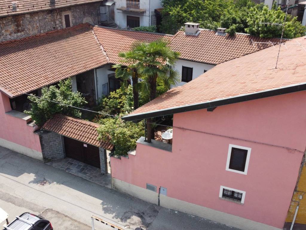 Casa indipendente a Invorio in Via Cesare Battisti - Foto 2