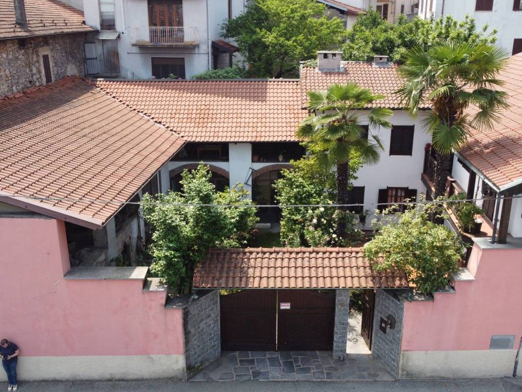 Casa indipendente a Invorio in Via Cesare Battisti - Foto 4