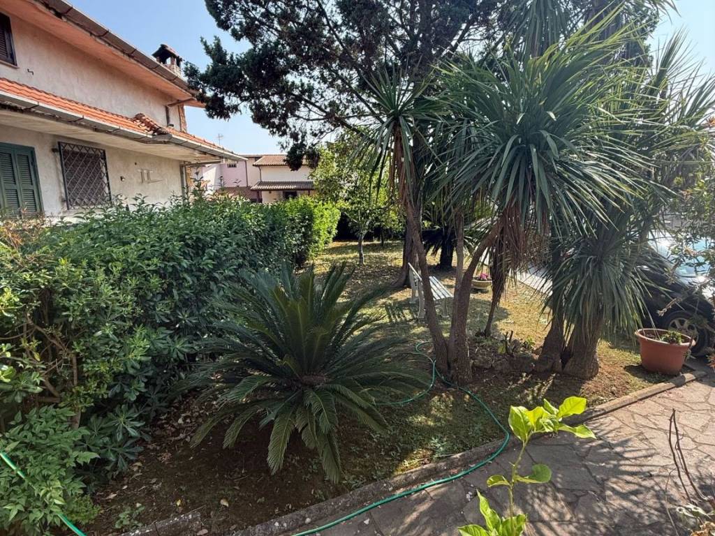 Villa a Cisterna di latina in Via Francesco Petrarca - Foto 5