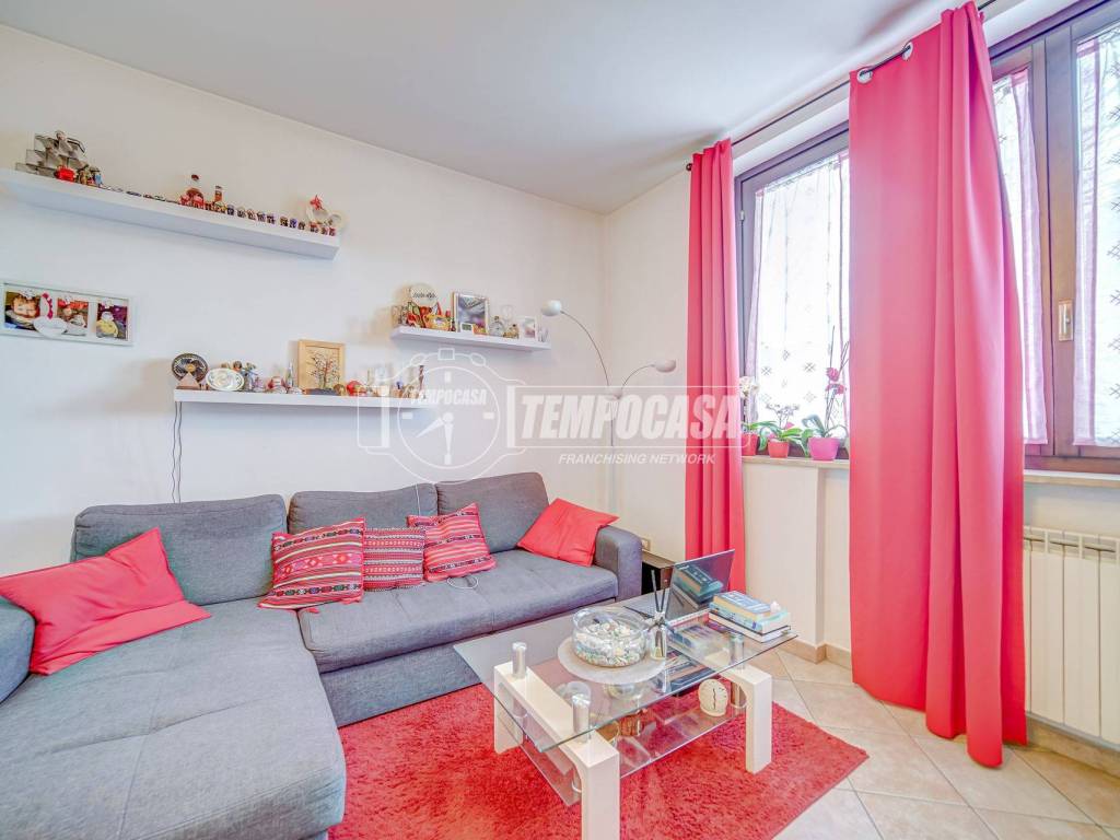 Appartamento a Biandronno in Via Borghi, 3 - Foto 2