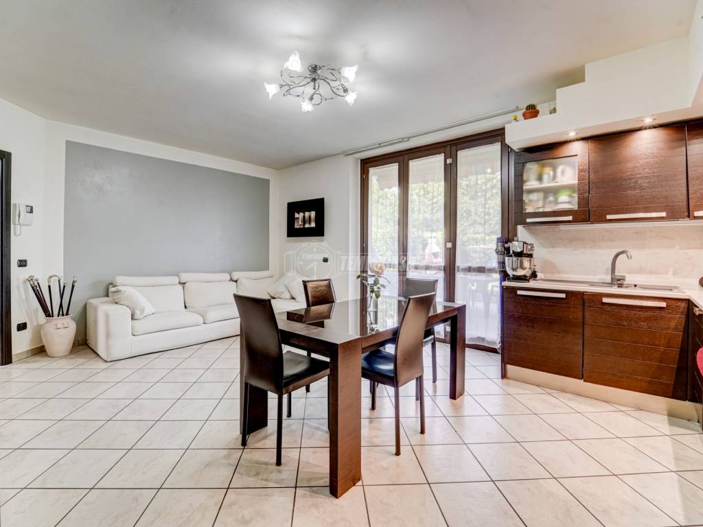 Appartamento a Albizzate in Via Adige - Foto 2