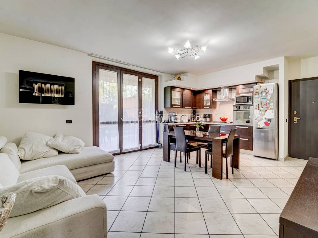 Appartamento a Albizzate in Via Adige - Foto 5